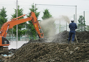 Decontaminating soil